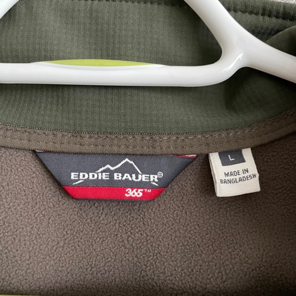 Eddie Bauer 365 Lightweight Jacket with fleece lining. - Picture 3 of 7